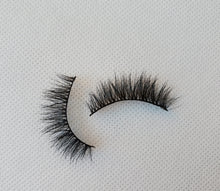 Load image into Gallery viewer, Sparkly Girl Classic Lashes"XD23" - Sparkly Girl